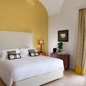 Deluxe Corner Double Room